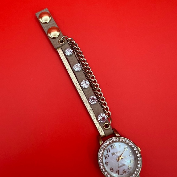 Geneva Platinum Leather Wrap Watch - Picture 8 of 12